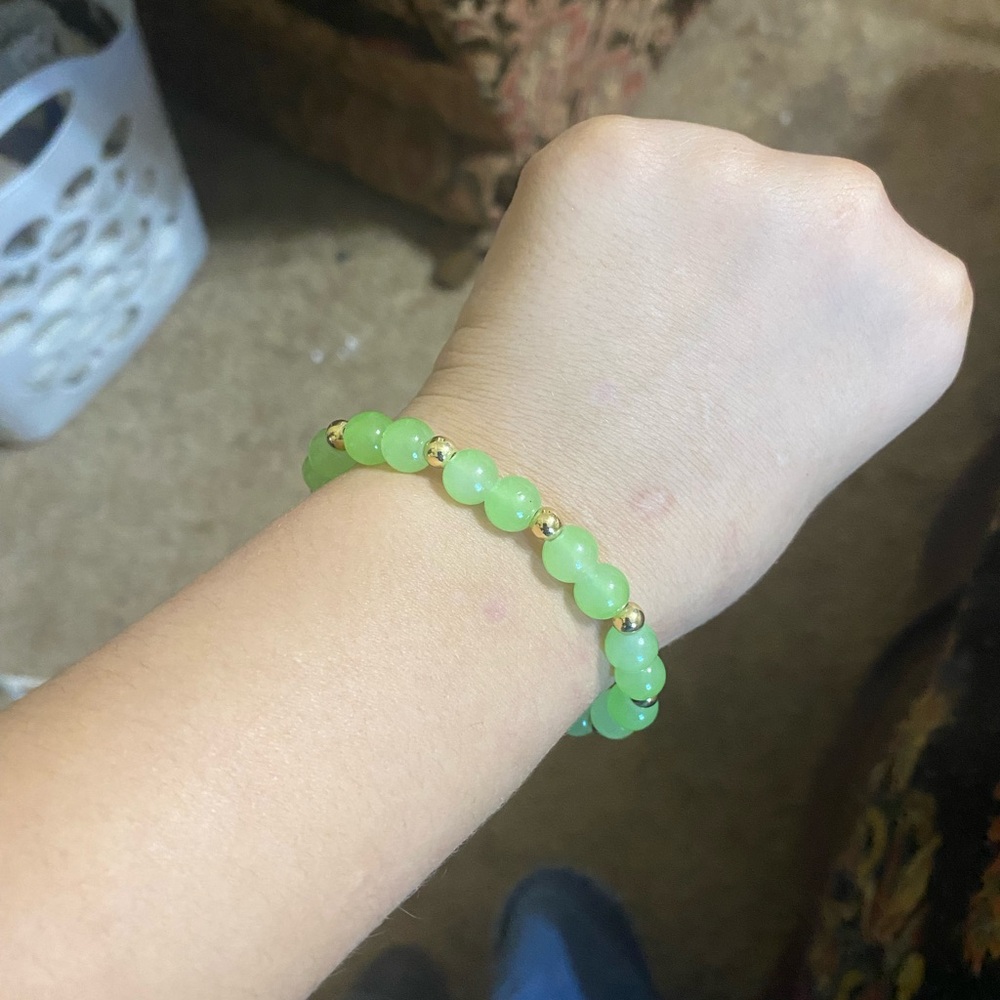 Green glass bead bracelet